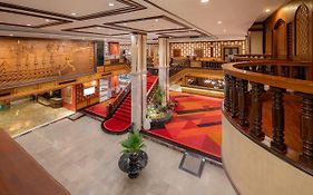 โรงแรมอเล็กซานเดอร์ (SHA Extra Plus)